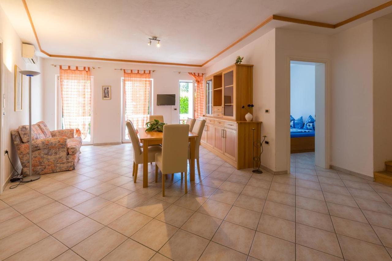 Jurincic Apartment Crikvenica Ruang foto